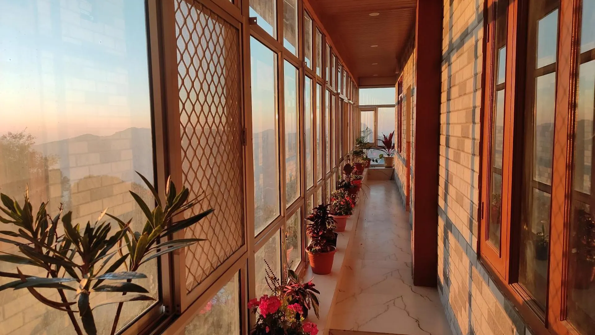 Vintage Woods Inn Shimla Apartment