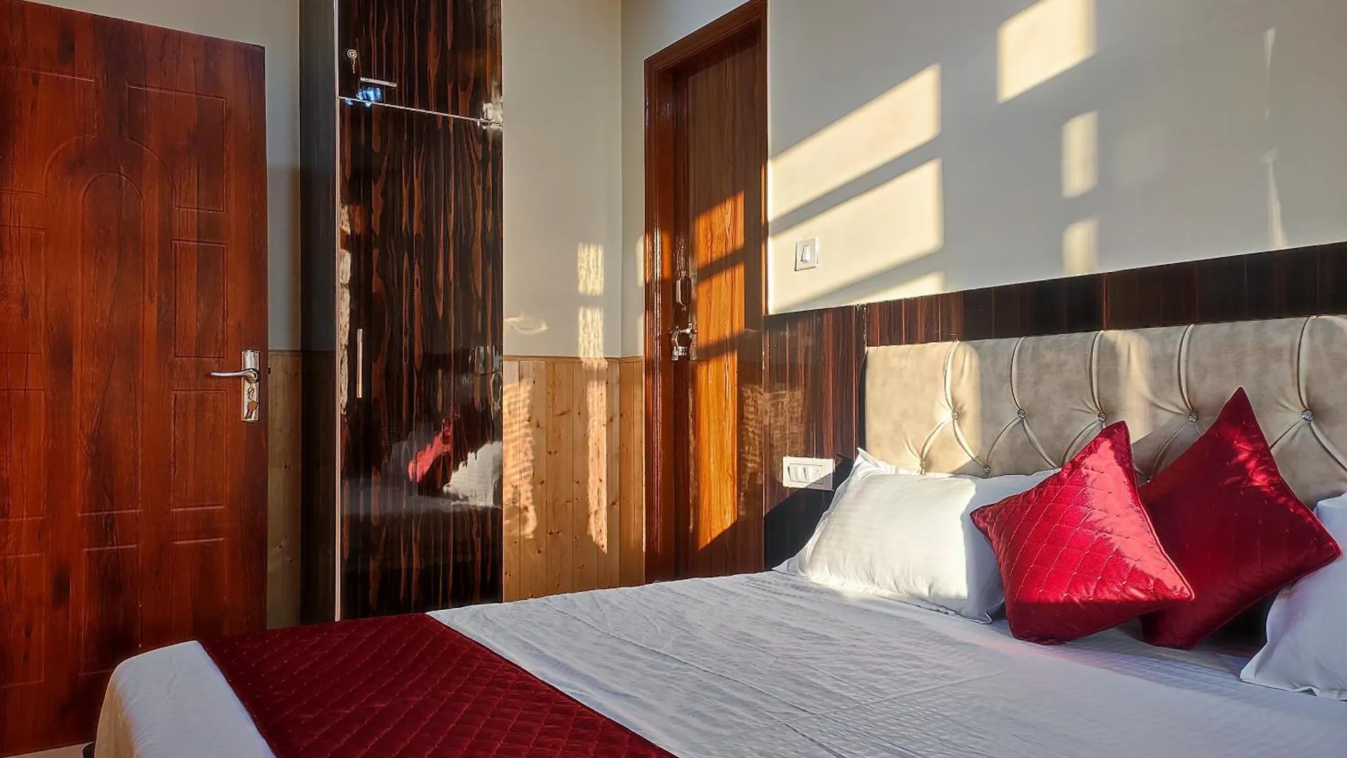 Vintage Woods Inn Shimla
