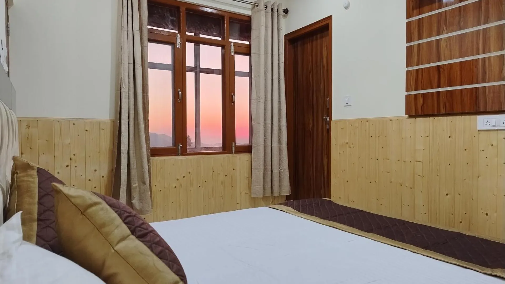Vintage Woods Inn Shimla Apartment