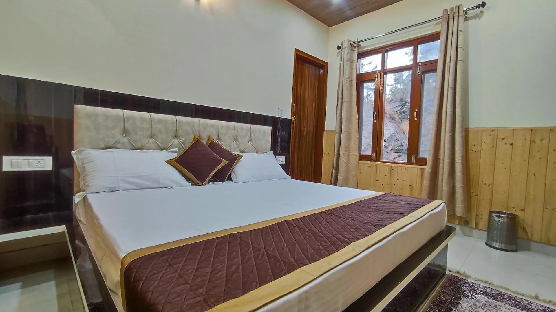 Vintage Woods Inn Shimla